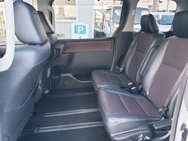 TOYOTA ESQUIRE HYBRID 2015 Image 31