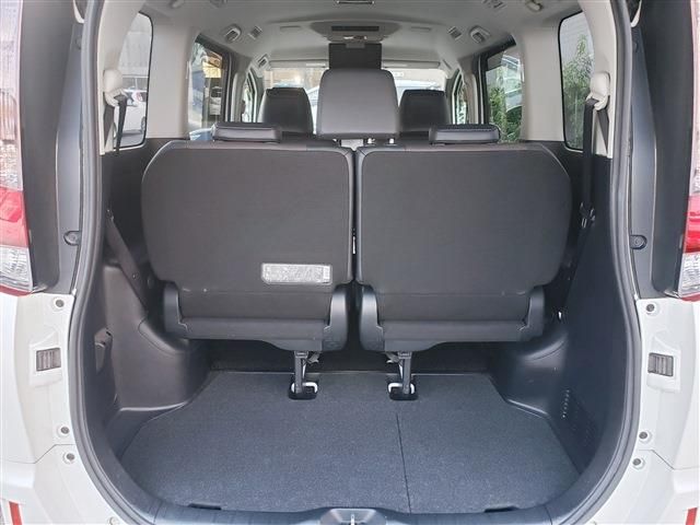 TOYOTA ESQUIRE HYBRID 2015 Image 31