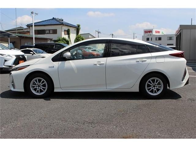 TOYOTA PRIUS PHV 2017 Image 31