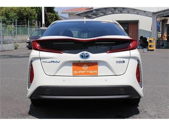 TOYOTA PRIUS PHV 2017 Image 31
