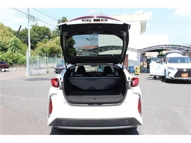 TOYOTA PRIUS PHV 2017 Image 31