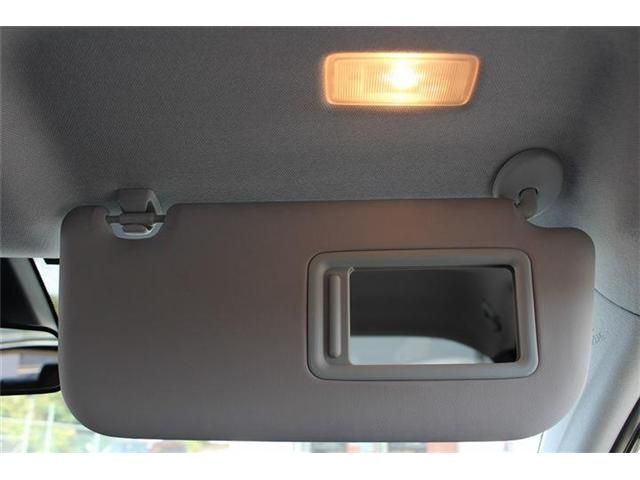 TOYOTA PRIUS PHV 2017 Image 31