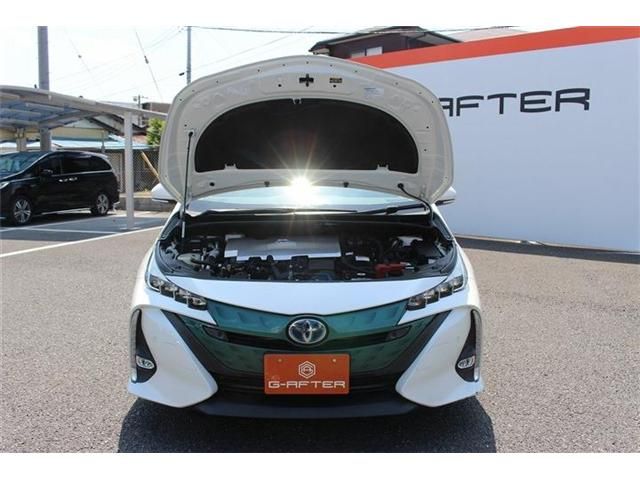TOYOTA PRIUS PHV 2017 Image 31