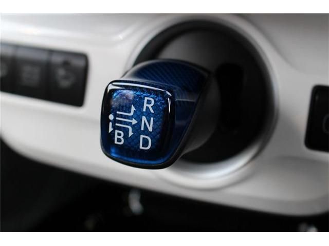 TOYOTA PRIUS PHV 2017 Image 31