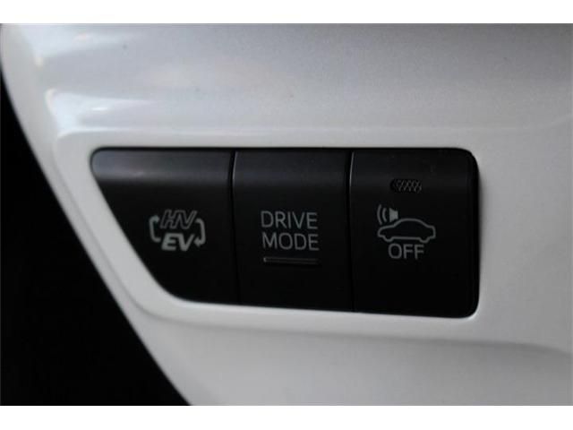 TOYOTA PRIUS PHV 2017 Image 31