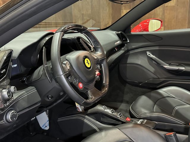 FERRARI 488GTB 2017 Image 31
