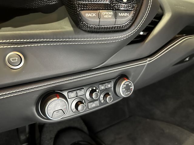 FERRARI 488GTB 2017 Image 31