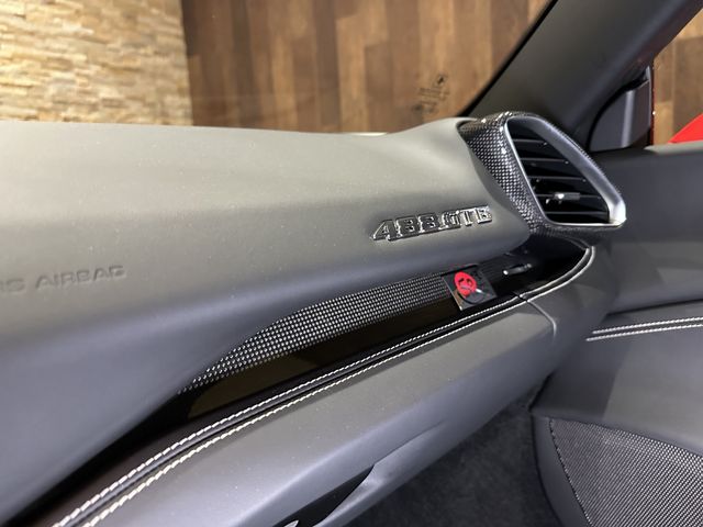 FERRARI 488GTB 2017 Image 31