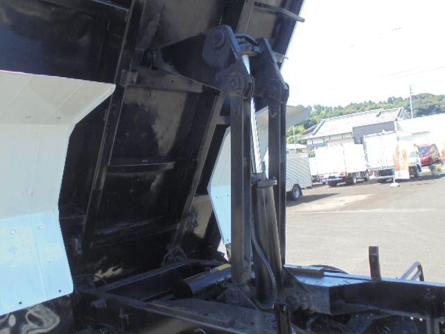 MITSUBISHI FUSOU FIGHTER 2014 Image 31