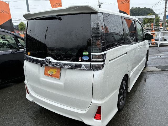 TOYOTA VOXY 2017 Image 31