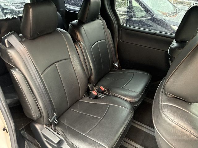 TOYOTA VOXY 2017 Image 31