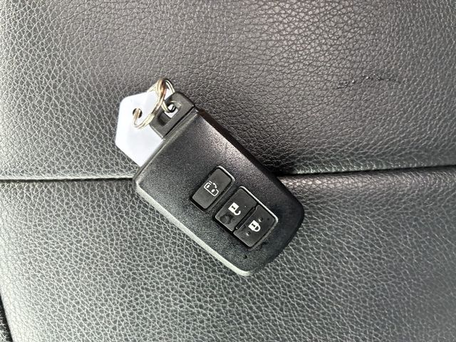 TOYOTA VOXY 2017 Image 31