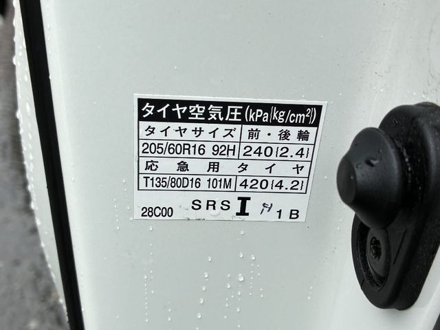 TOYOTA VOXY 2017 Image 31