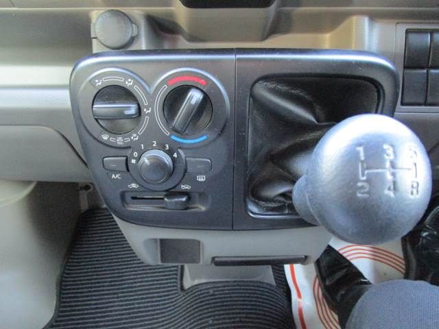 NISSAN NV100 CLIPPER 2017 Image 31