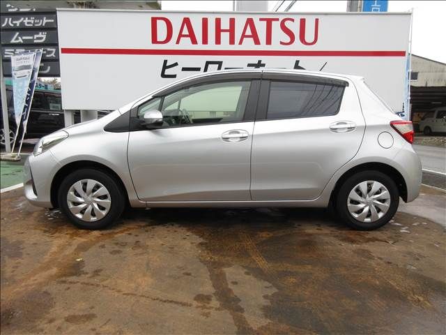 TOYOTA VITZ 2017 Image 31