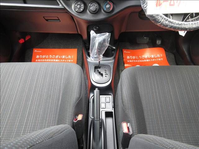 TOYOTA VITZ 2017 Image 31