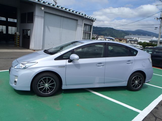 TOYOTA PRIUS 2011 Image 31