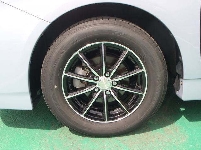 TOYOTA PRIUS 2011 Image 31