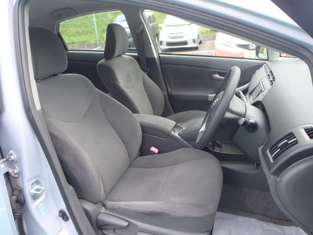 TOYOTA PRIUS 2011 Image 31