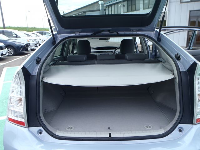 TOYOTA PRIUS 2011 Image 31