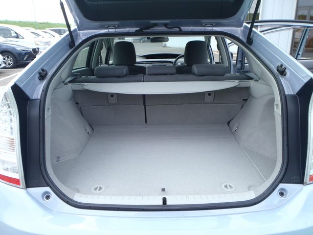 TOYOTA PRIUS 2011 Image 31