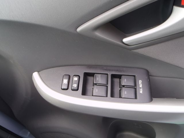 TOYOTA PRIUS 2011 Image 31