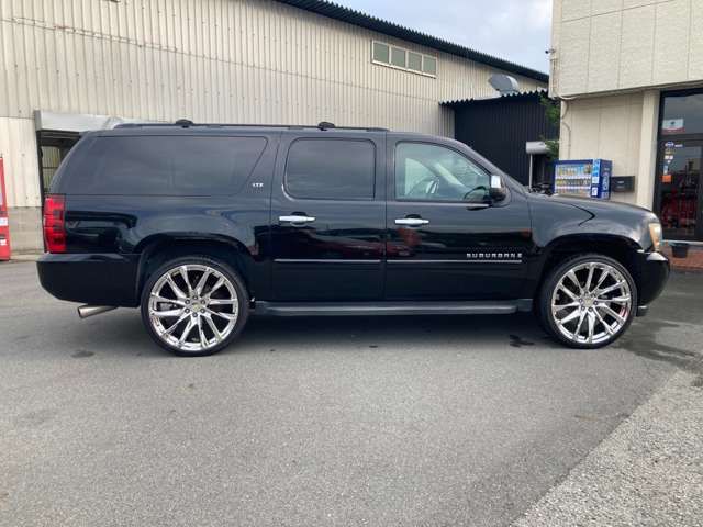 CHEVROLET SUBURBAN 2010 Image 31