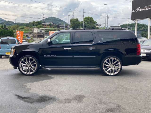 CHEVROLET SUBURBAN 2010 Image 31