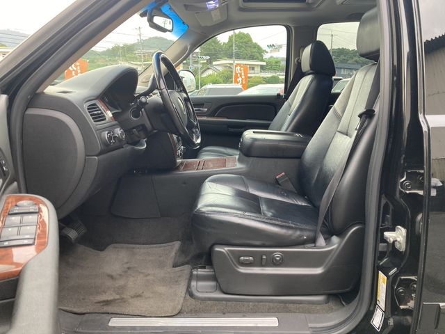 CHEVROLET SUBURBAN 2010 Image 31