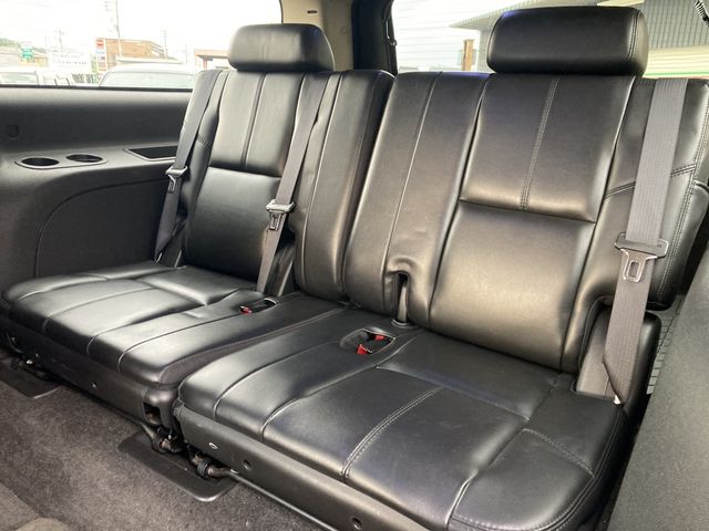 CHEVROLET SUBURBAN 2010 Image 31
