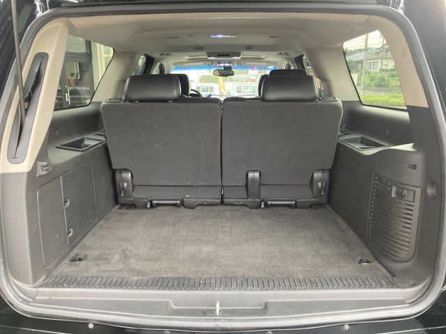 CHEVROLET SUBURBAN 2010 Image 31