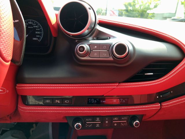 FERRARI F8 SPIDER 2022 Image 31