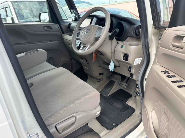 HONDA N BOX 2013 Image 31