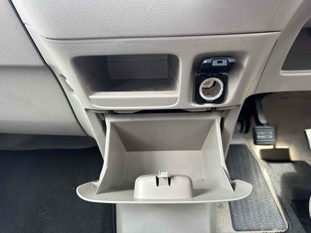 HONDA N BOX 2013 Image 31