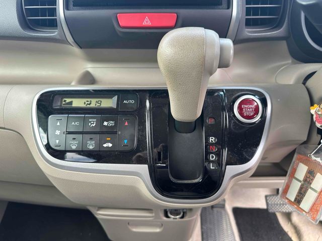HONDA N BOX 2013 Image 31