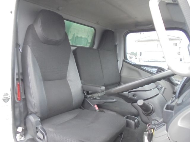 MITSUBISHI CANTER 2016 Image 31