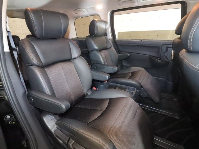 NISSAN ELGRAND 2017 Image 31