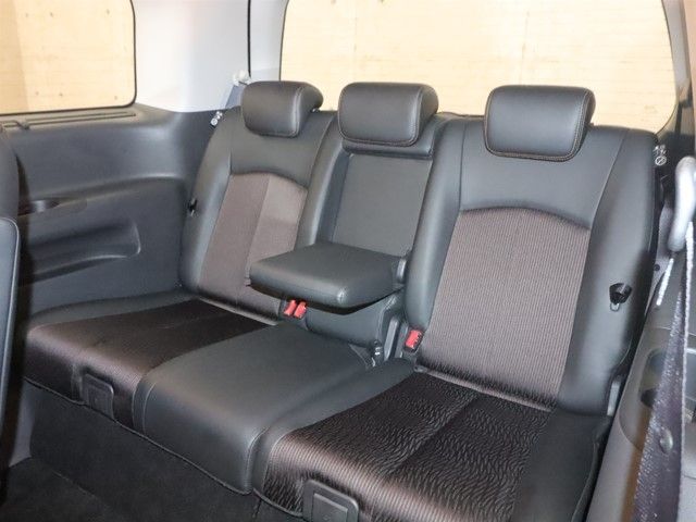 NISSAN ELGRAND 2017 Image 31