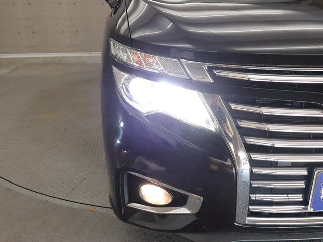 NISSAN ELGRAND 2017 Image 31
