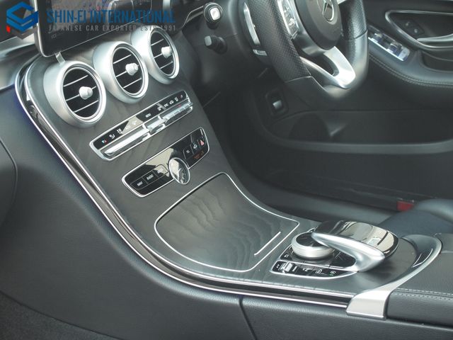 MERCEDES BENZ C CLAS 2019 Image 31