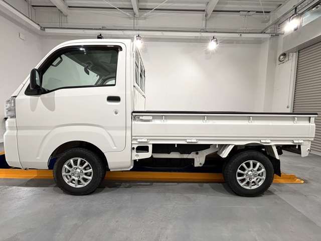 DAIHATSU HIJET TRUCK 4WD 2017 Image 31