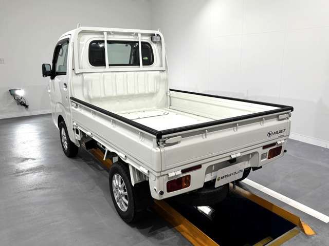 DAIHATSU HIJET TRUCK 4WD 2017 Image 31