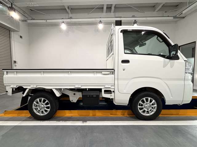 DAIHATSU HIJET TRUCK 4WD 2017 Image 31