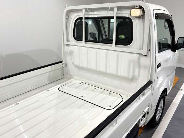 DAIHATSU HIJET TRUCK 4WD 2017 Image 31