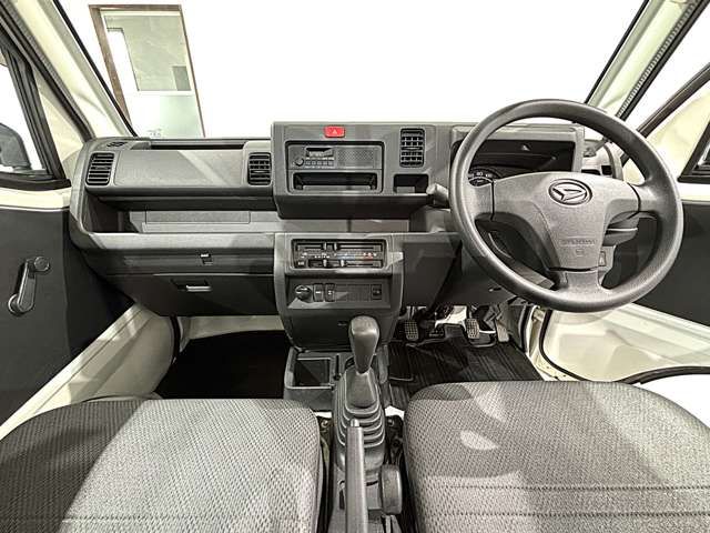 DAIHATSU HIJET TRUCK 4WD 2017 Image 31