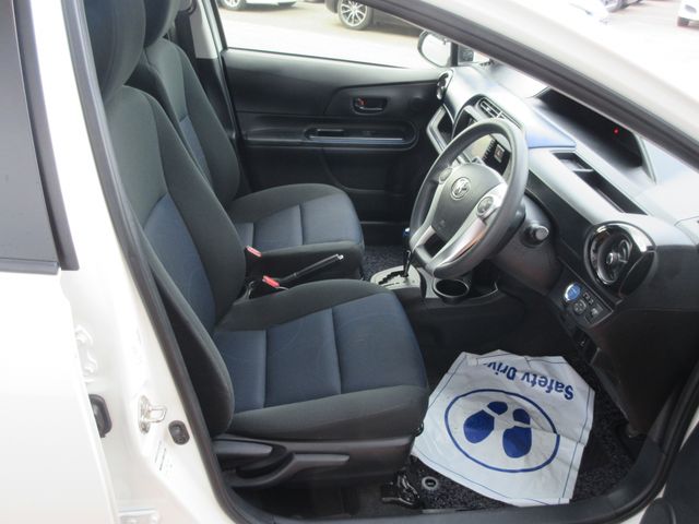 TOYOTA AQUA 2015 Image 31