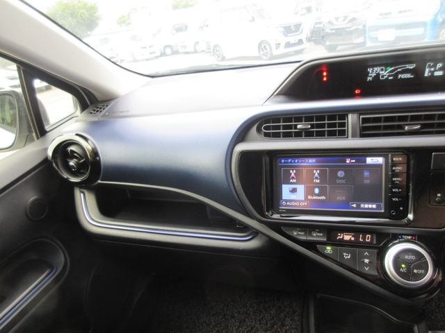 TOYOTA AQUA 2015 Image 31