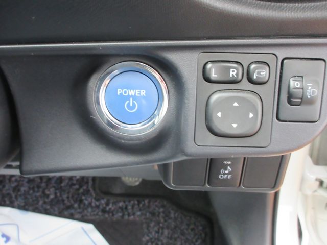 TOYOTA AQUA 2015 Image 31