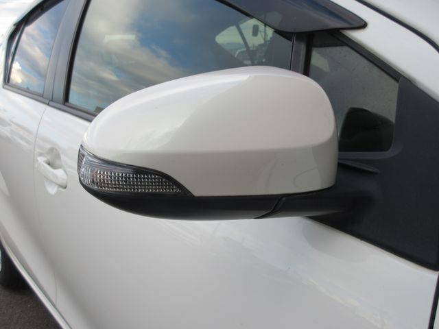 TOYOTA AQUA 2015 Image 31