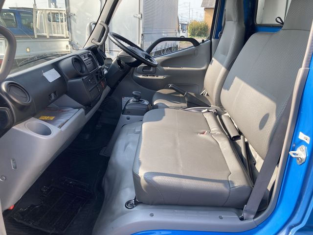 HINO DUTRO 2013 Image 31